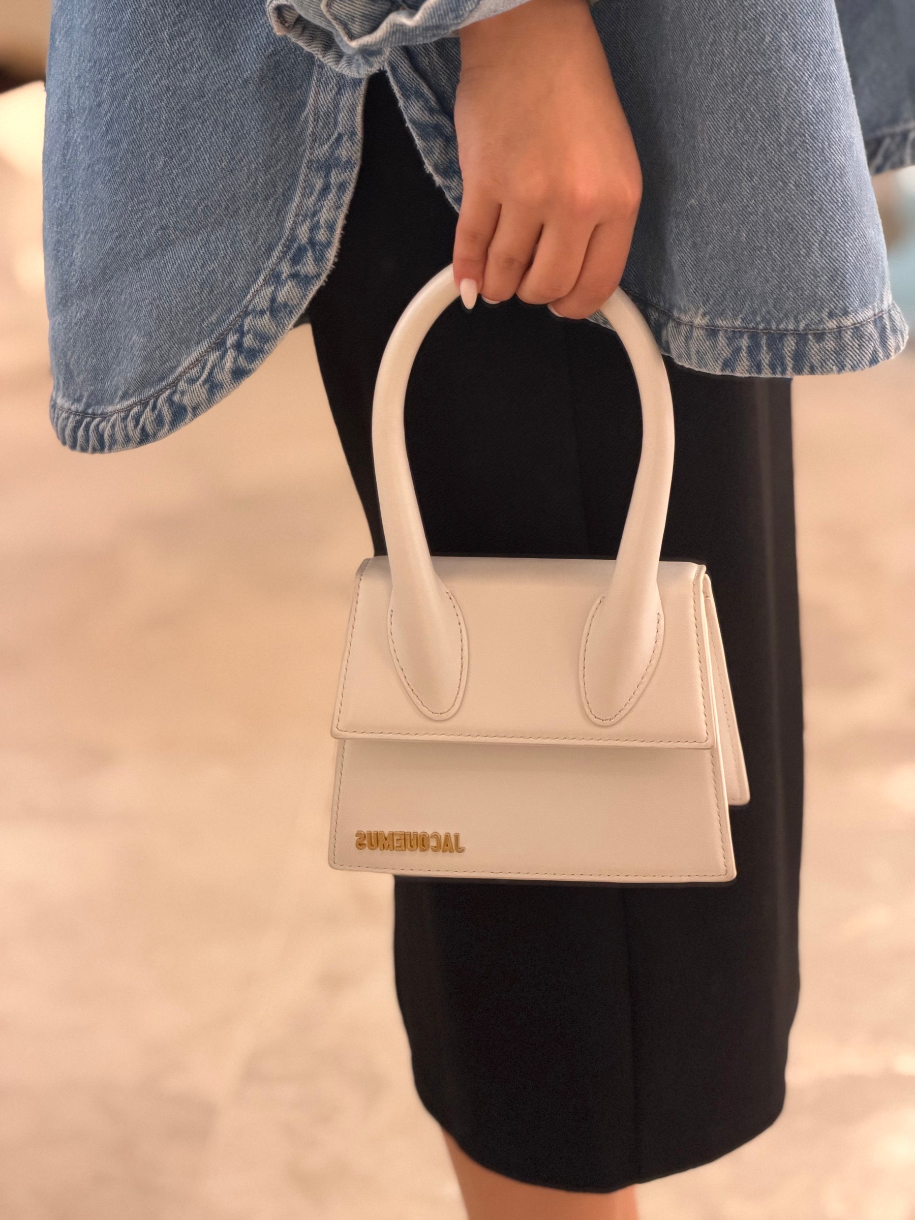 Jacquemus Chiquito Moyen Tote Bag